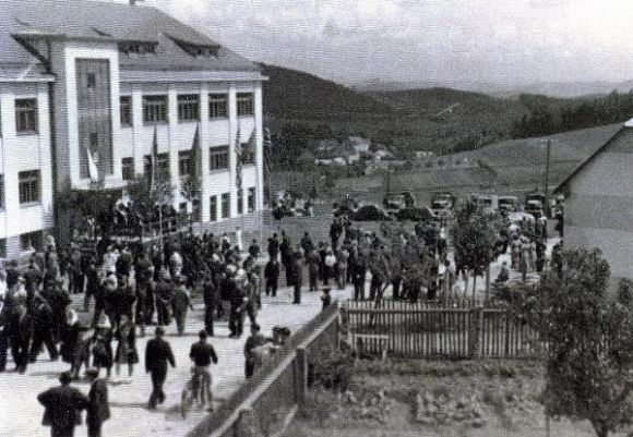 Sn�mek  je z 3.�ervna 1945.