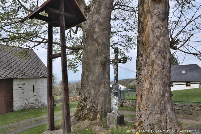 TrasovĂ˝ bod 14 â€“ ZuklĂ­n â€“ zvoniÄŤka a kĹ™Ă­Ĺľek